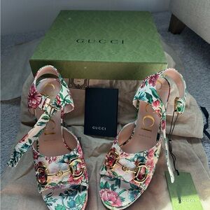 NWT never worn Gucci Floral Women's Sandals